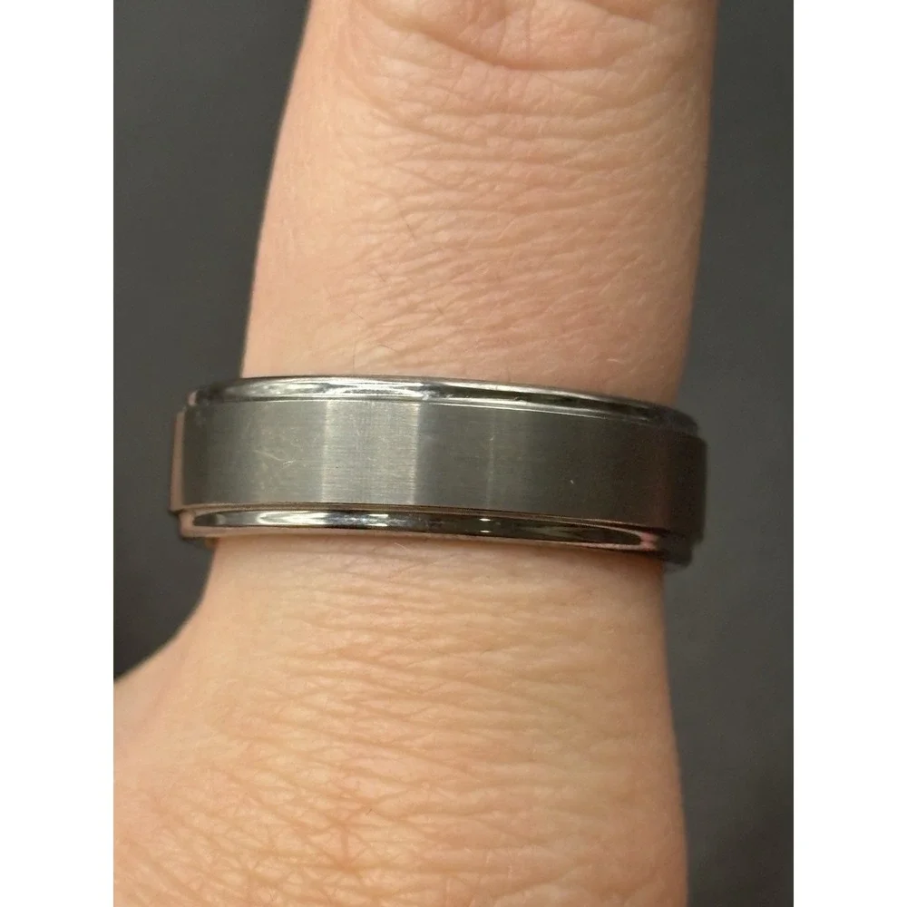 Brushed Tungsten 7MM Band Ring Size 10 H5